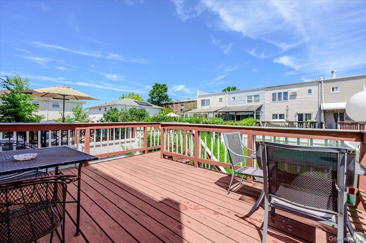 Single Family Huntington Avenue Bronx, NY 10465, MLS-953518-20
