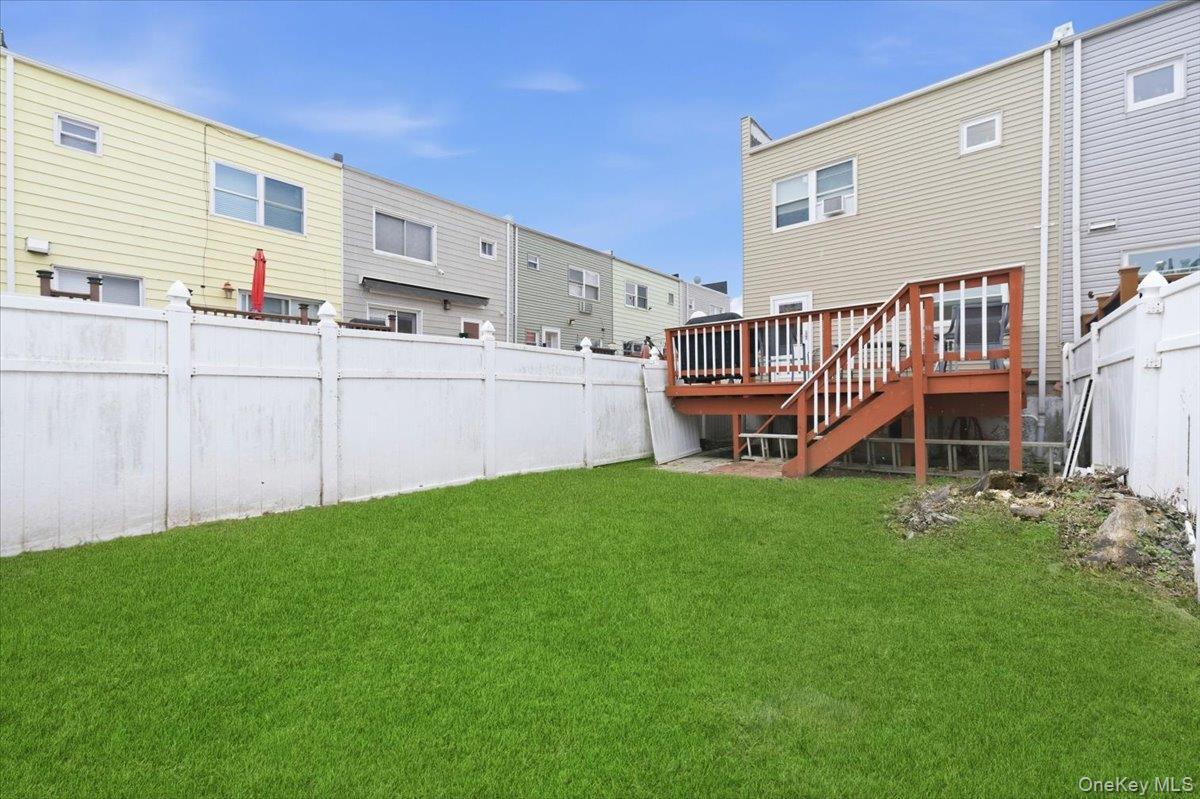 Single Family Huntington Avenue  Bronx, NY 10465, MLS-953518-21