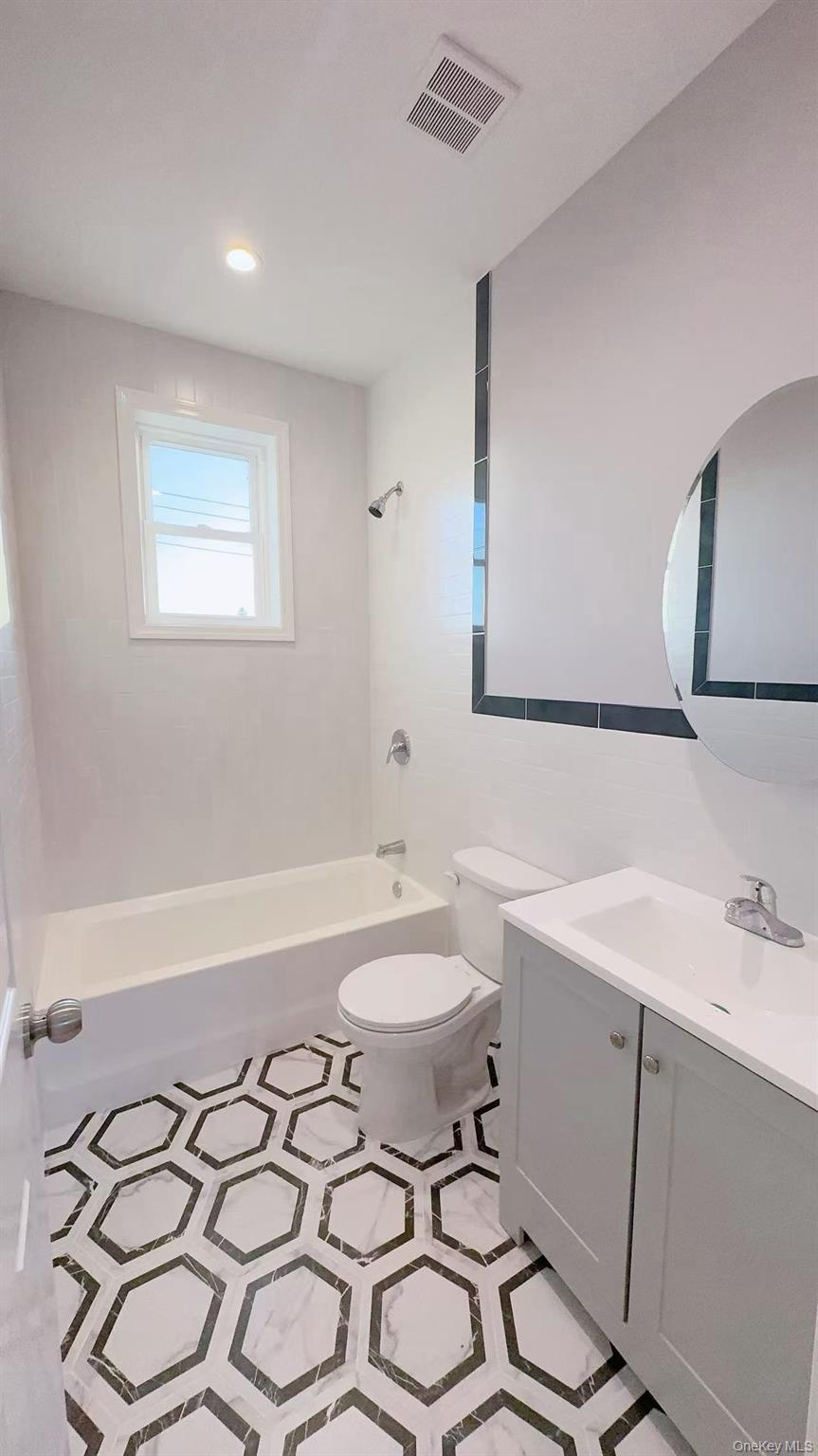 Single Family Hawtree Queens, NY 11417, MLS-953534-12