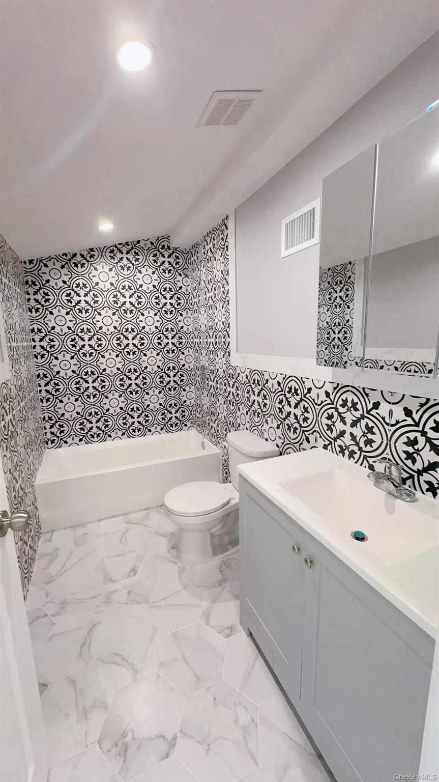 Single Family Hawtree Queens, NY 11417, MLS-953534-9