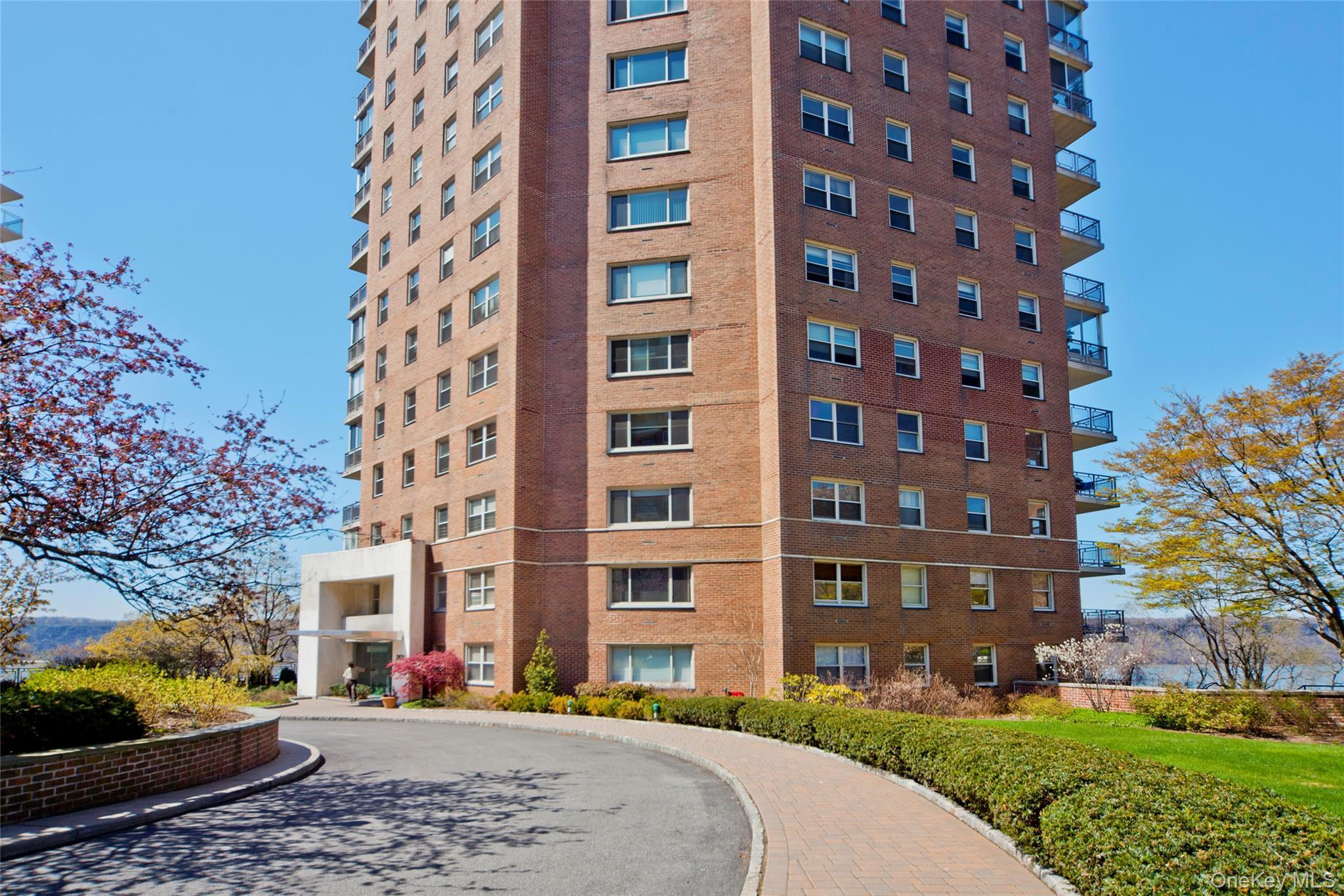 Coop Palisade  Bronx, NY 10463, MLS-953542-23