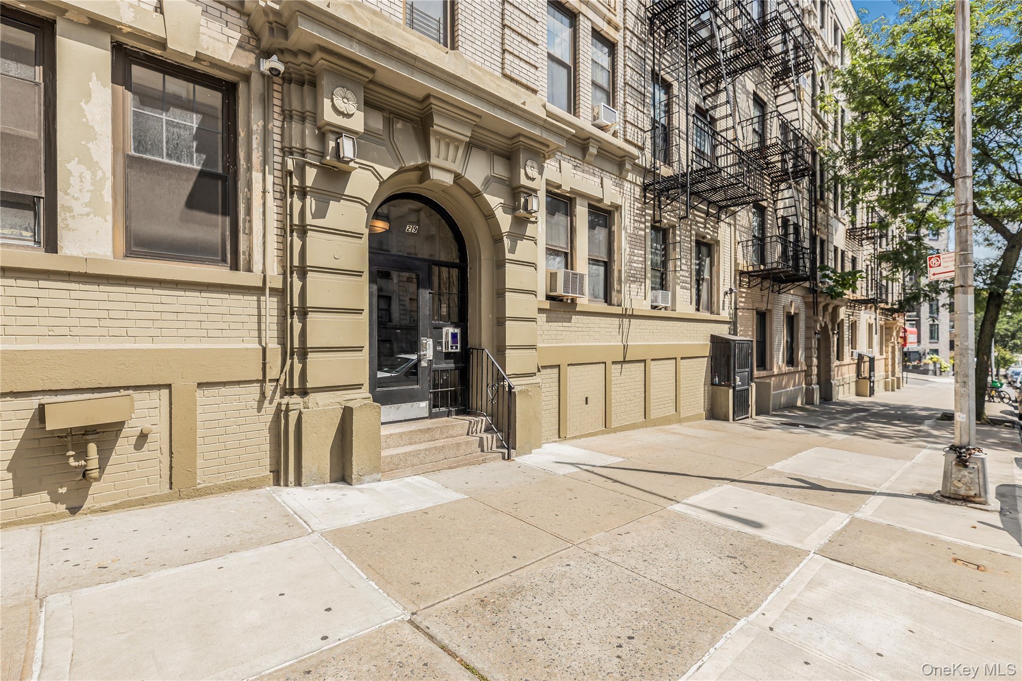 Coop Convent  Manhattan, NY 10027, MLS-953621-4