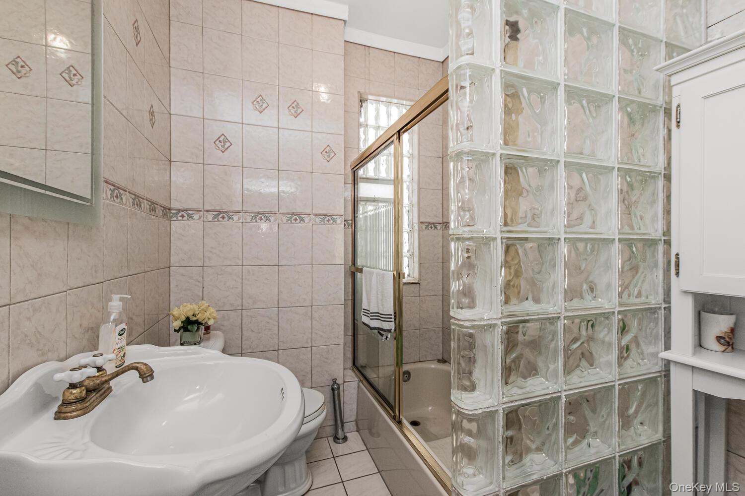 Single Family Wadsworth Manhattan, NY 10040, MLS-953641-12