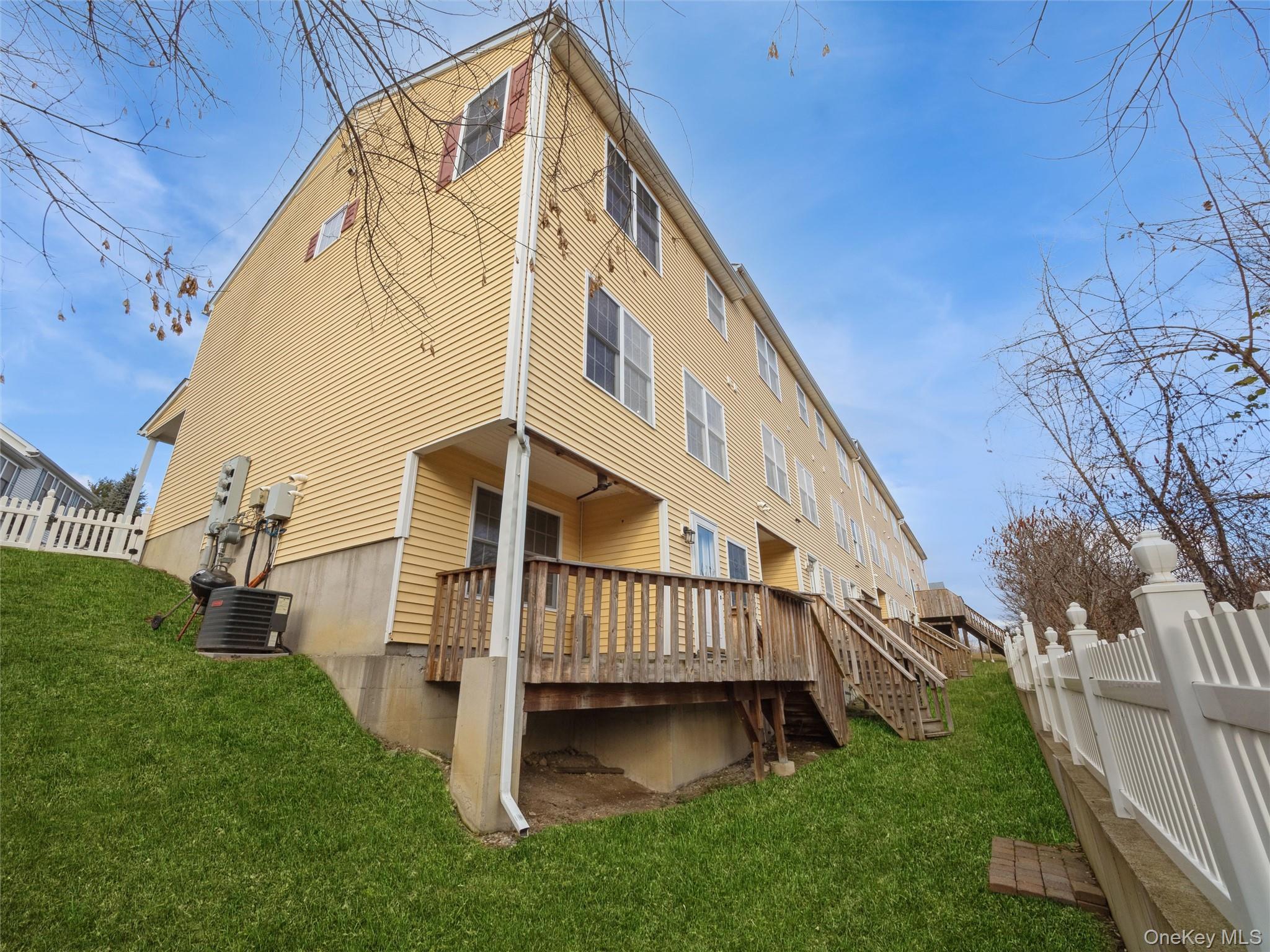 Condo Aveonis Dutchess County, NY 12524, MLS-953668-5