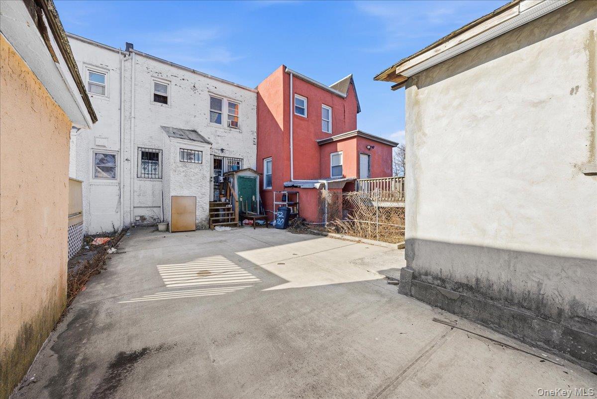 Single Family Bayswater  Queens, NY 11691, MLS-953681-21