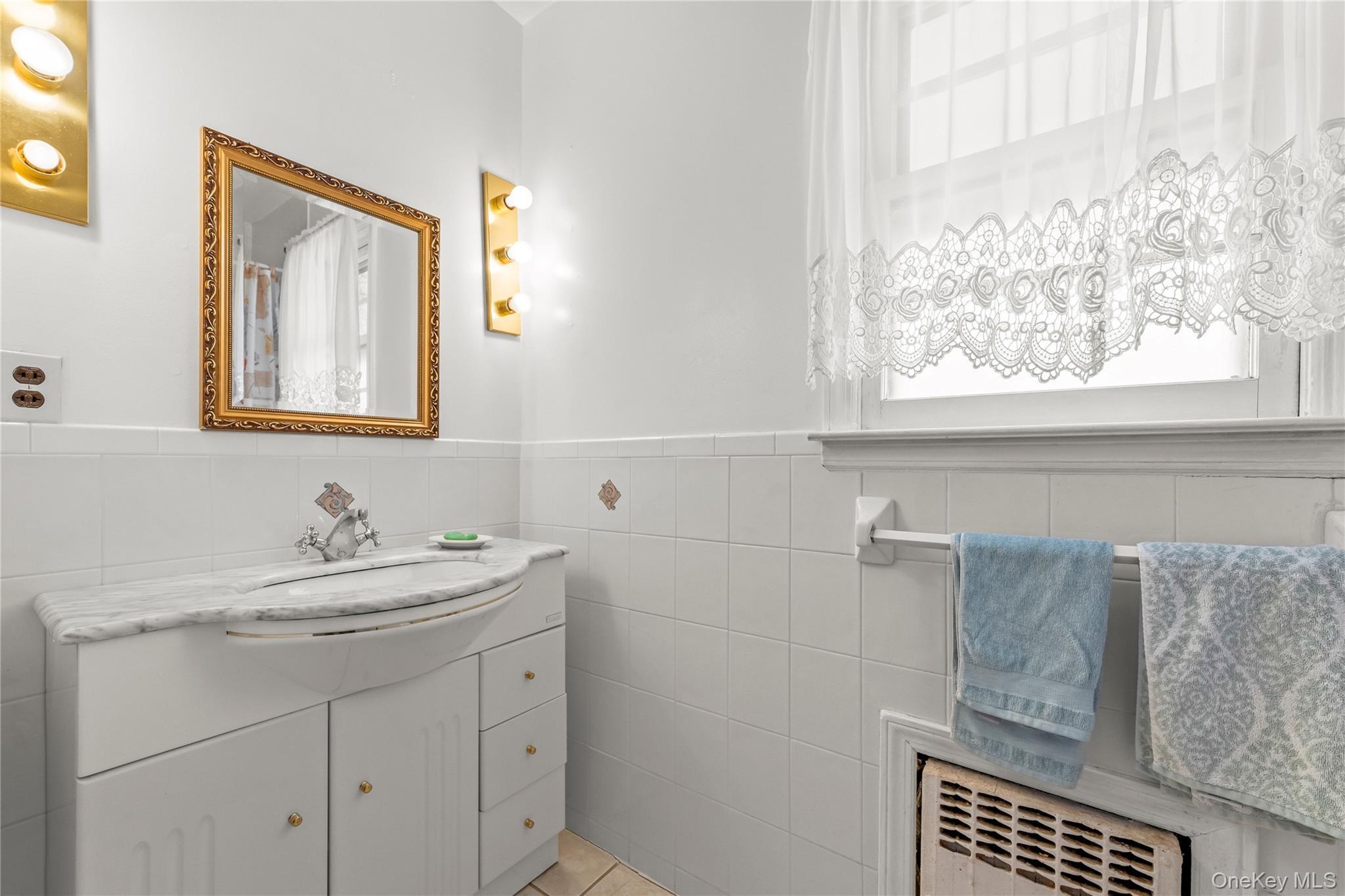 Single Family 258th Street  Queens, NY 11004, MLS-953689-11