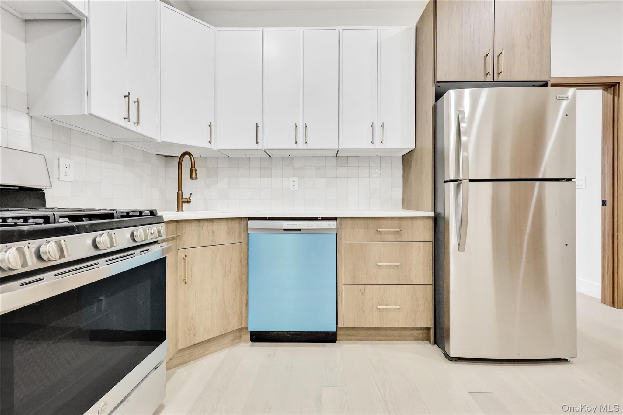 Single Family 226th Bronx, NY 10466, MLS-953739-12