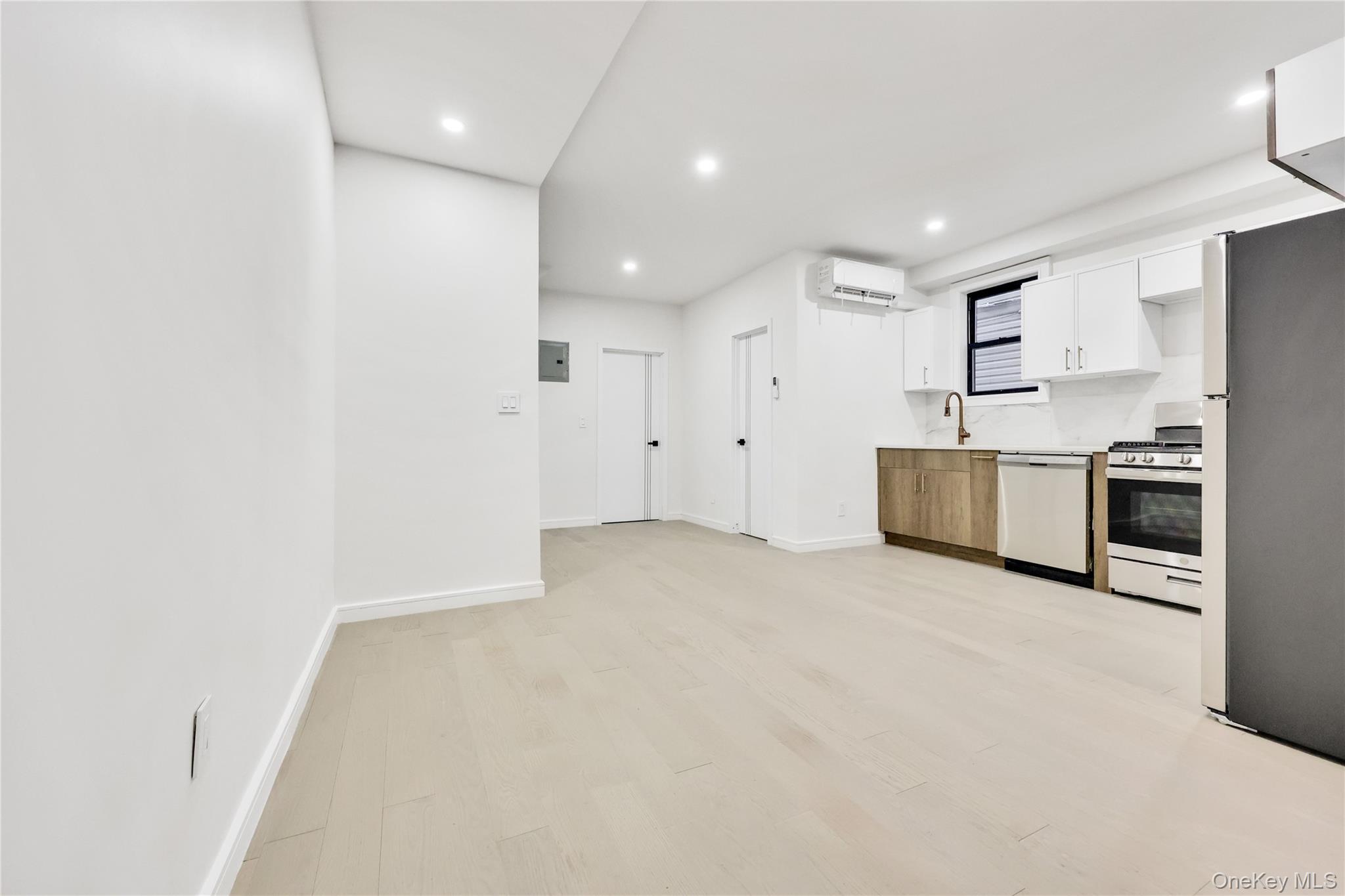 Single Family 226th Bronx, NY 10466, MLS-953739-8