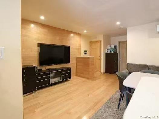 Single Family 46th  Queens, NY 11377, MLS-953772-2