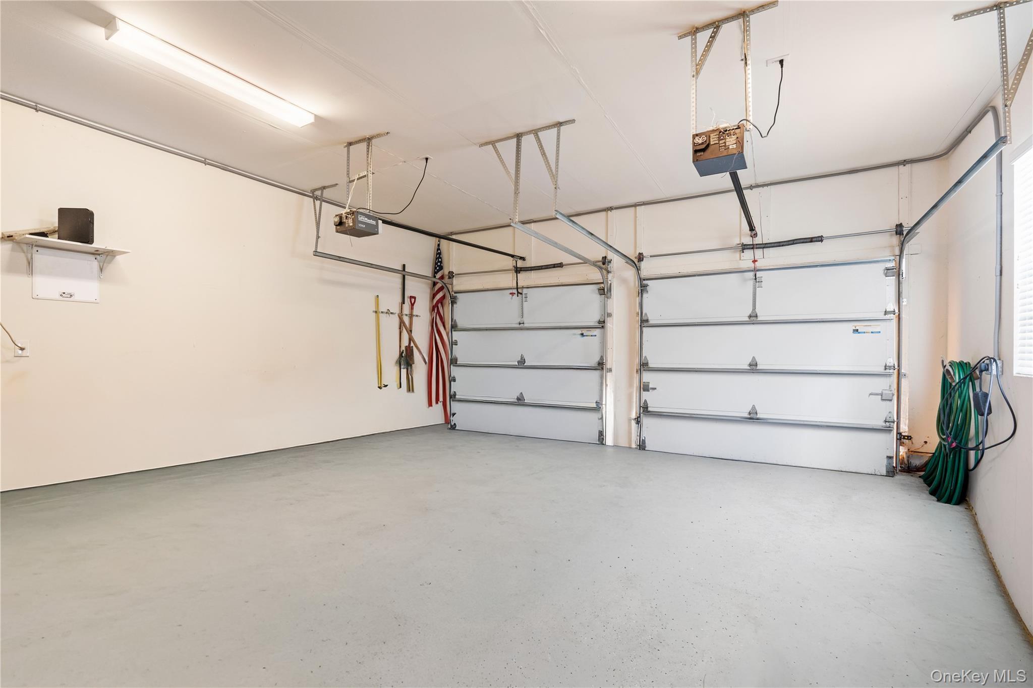 Condo Kimberly  Suffolk County, NY 11977, MLS-953821-25