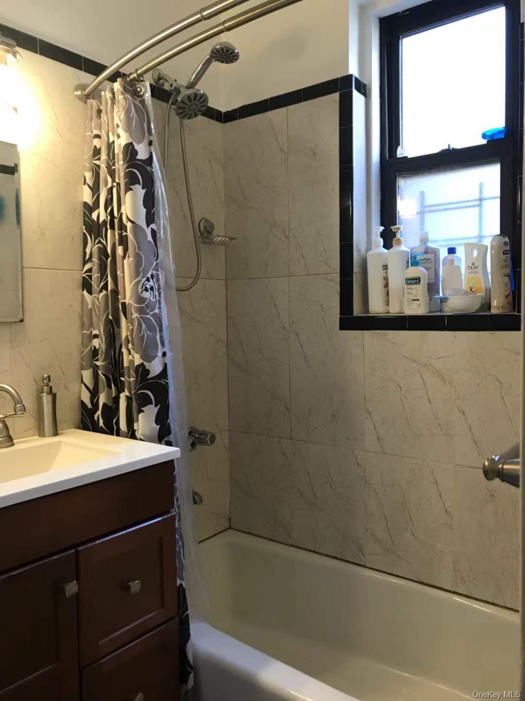 Coop Saunders  Queens, NY 11374, MLS-953837-7