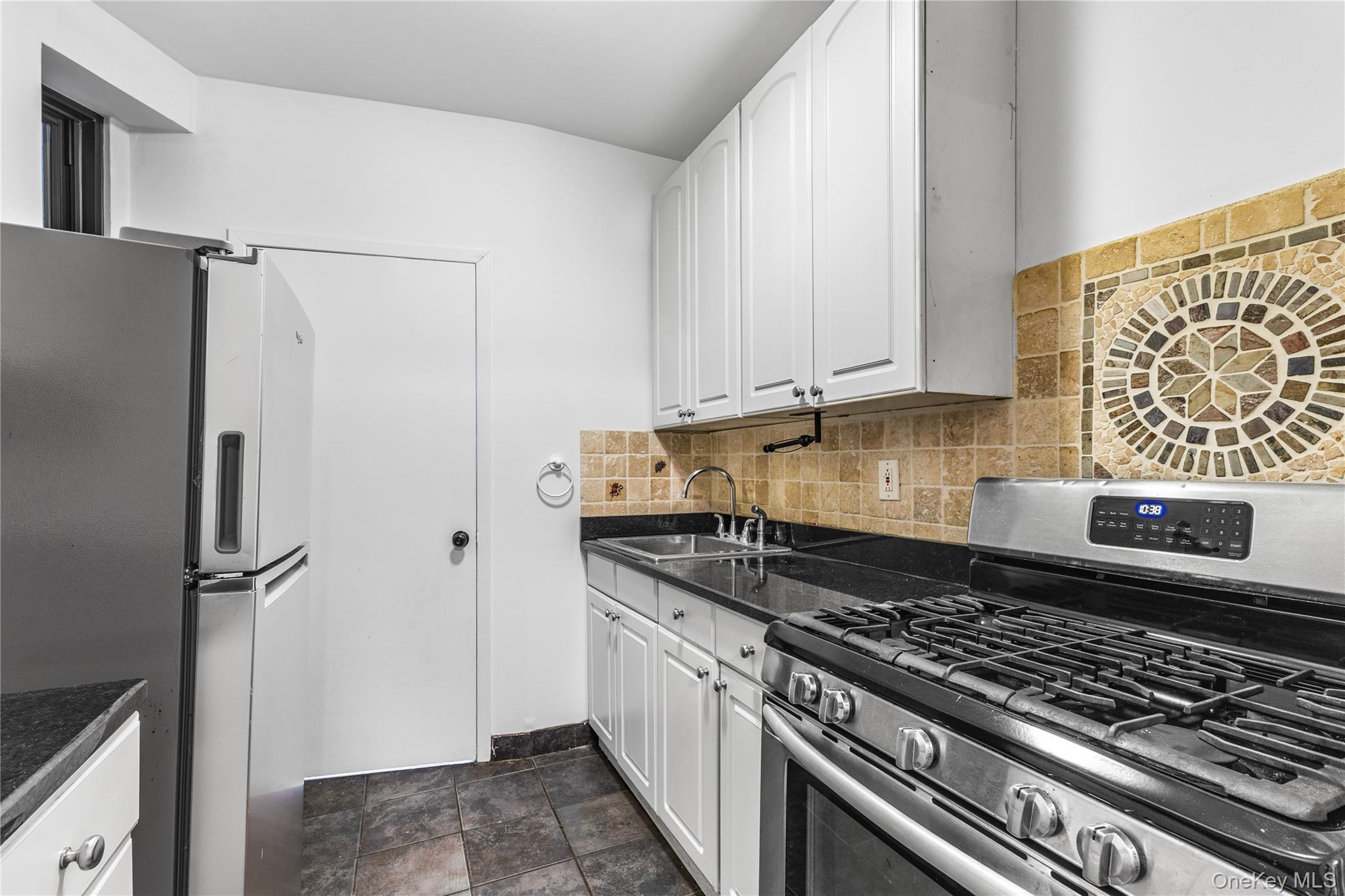 Coop W 106th Street  Manhattan, NY 10025, MLS-953839-5