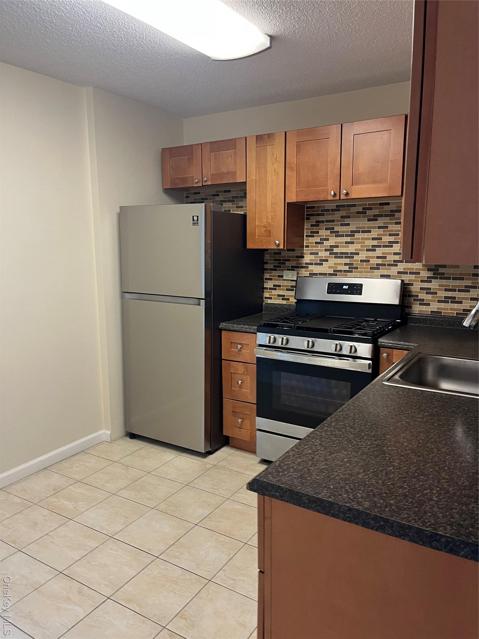 Condo Bay Club  Queens, NY 11360, MLS-953843-2