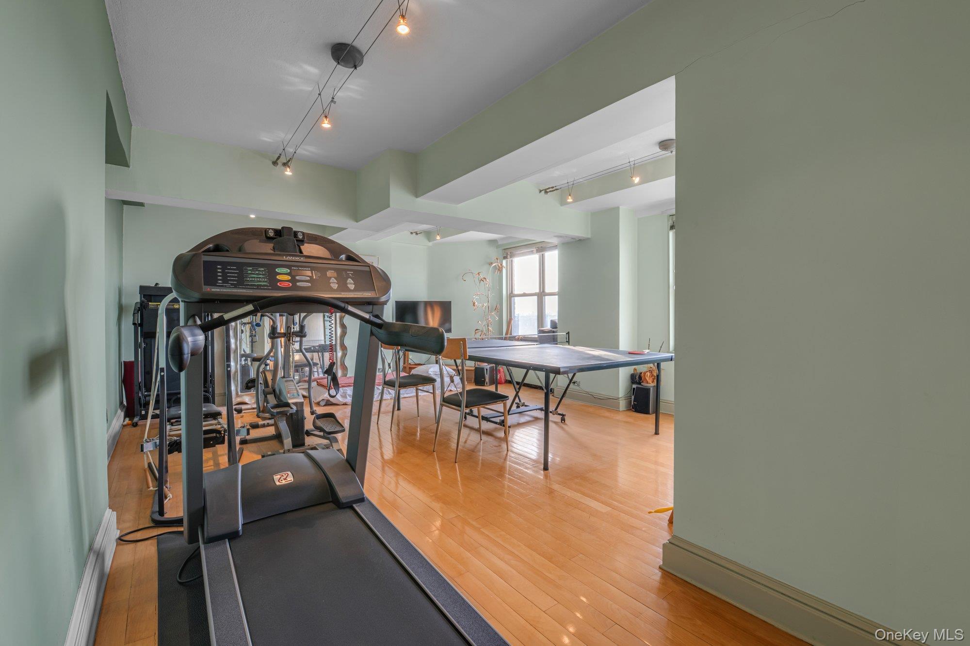 Coop Queens  Queens, NY 11375, MLS-953876-21