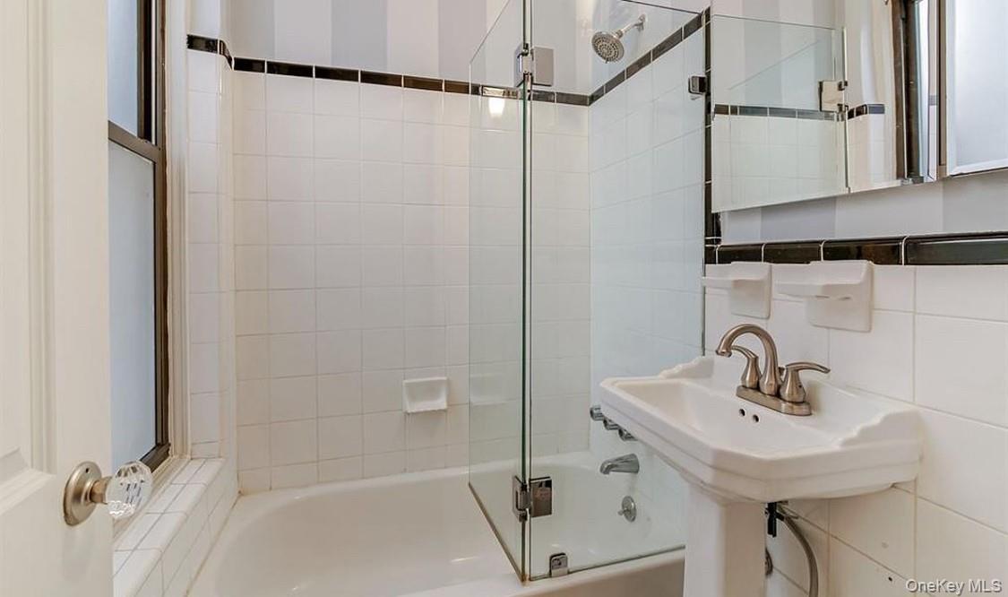 Apartment East 83rd  Manhattan, NY 10028, MLS-953888-5