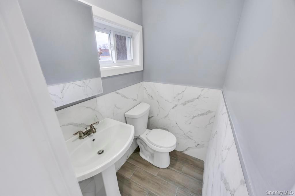 Single Family Sapir  Nassau County, NY 11580, MLS-953895-21
