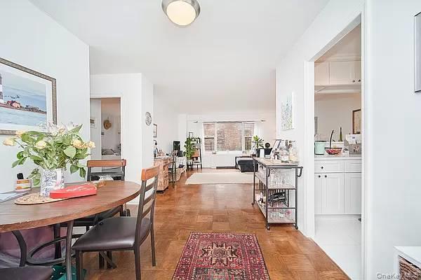 Apartment East 60th  Manhattan, NY 10022, MLS-953933-4