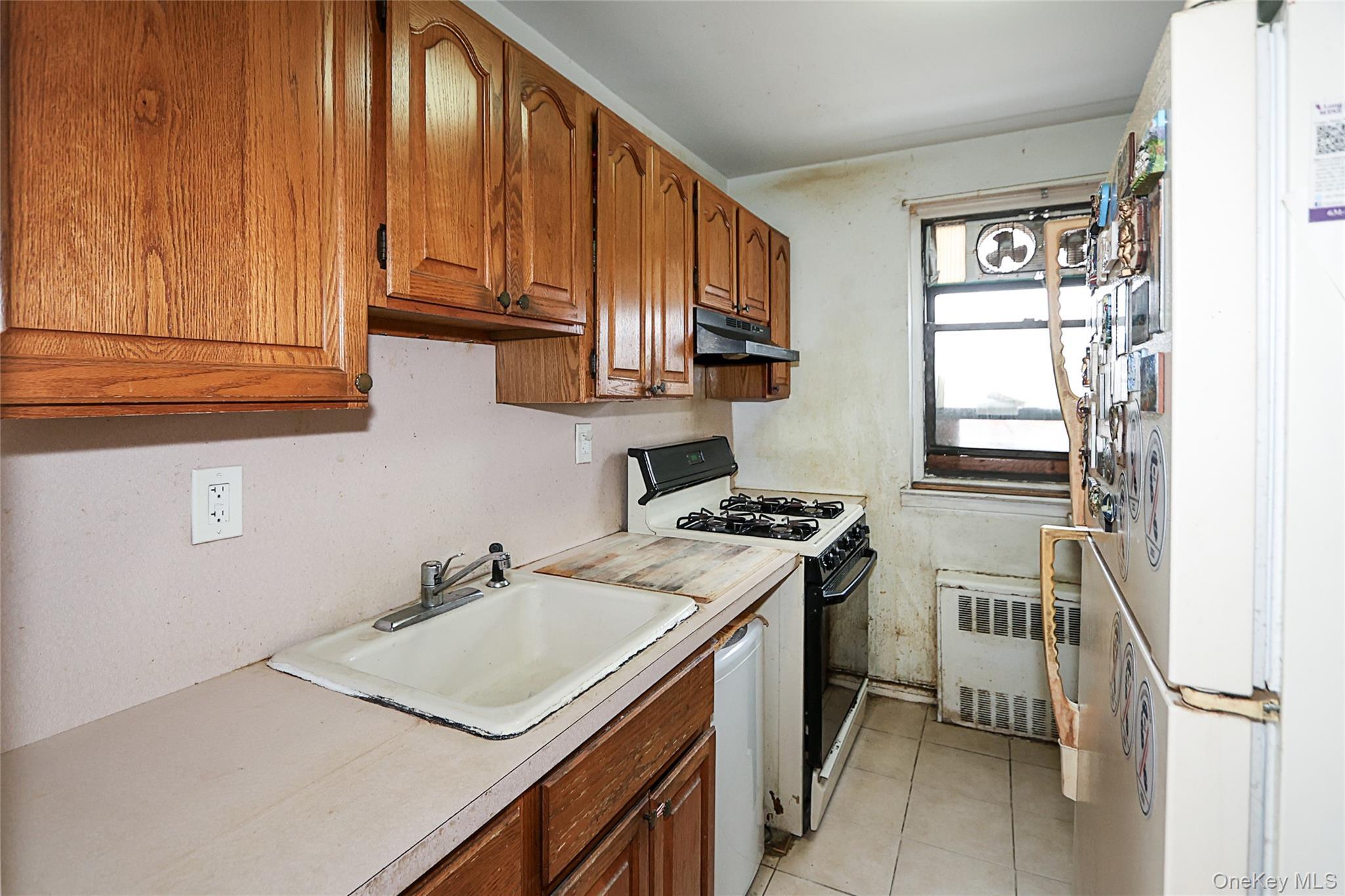 Coop 73rd Ave  Queens, NY 11365, MLS-953947-12
