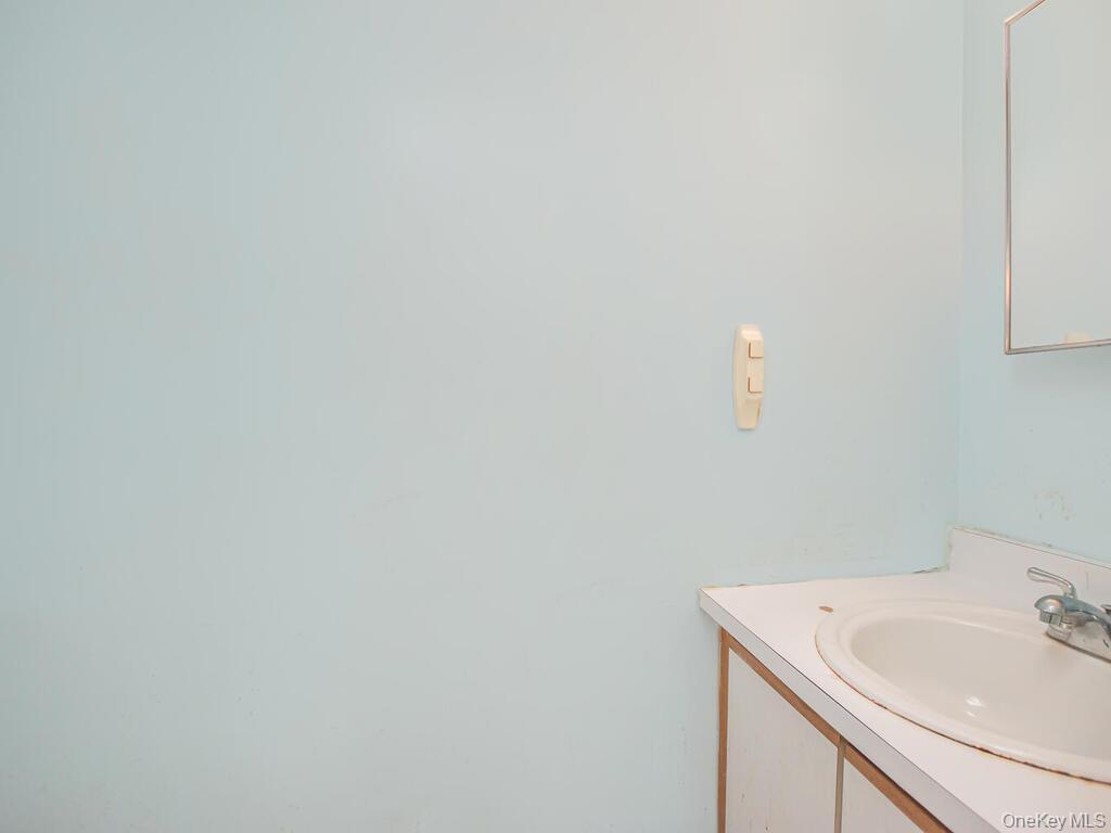 Single Family Boller Bronx, NY 10466, MLS-953989-8