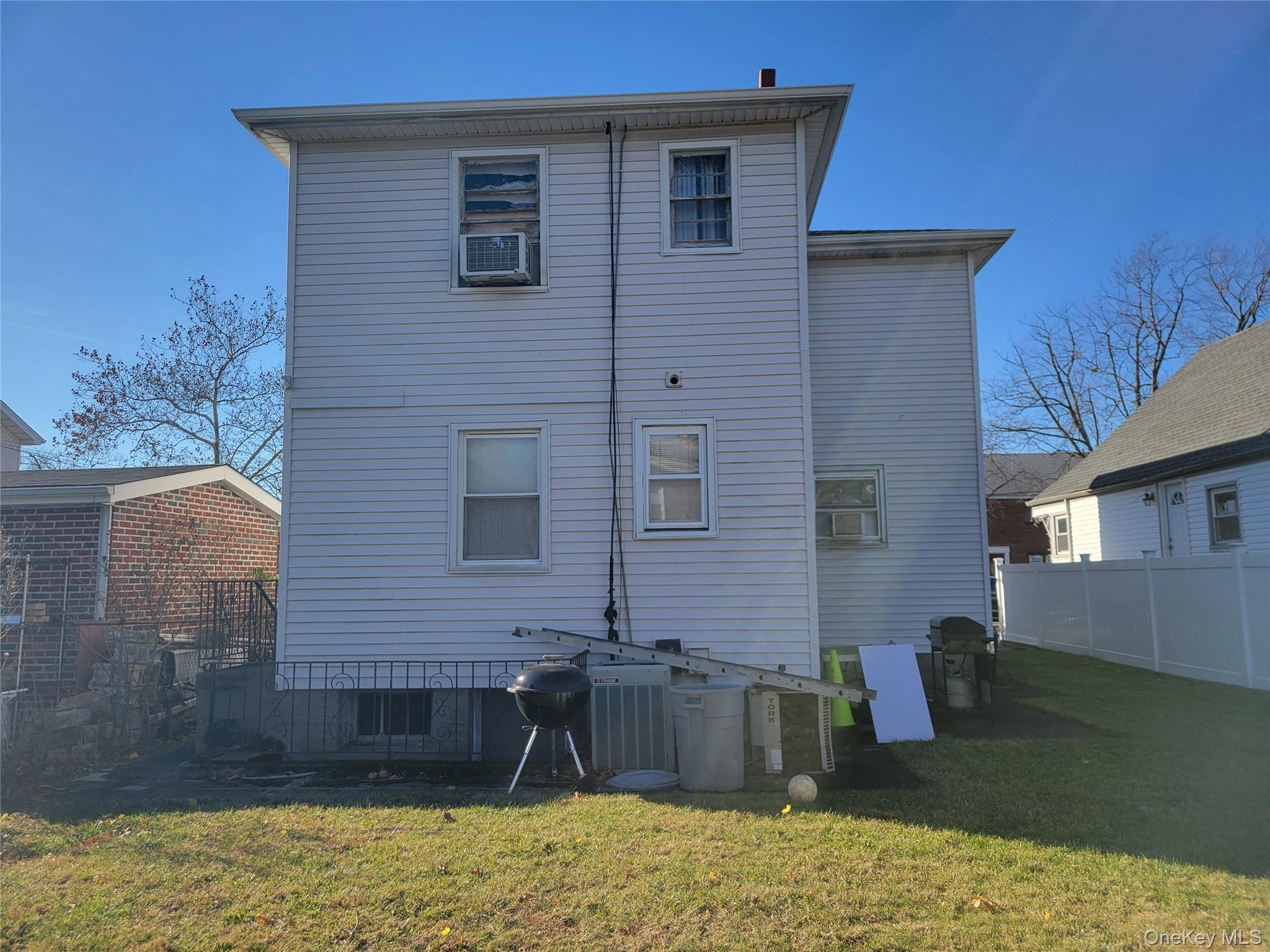 Single Family 200  Queens, NY 11360, MLS-953995-10