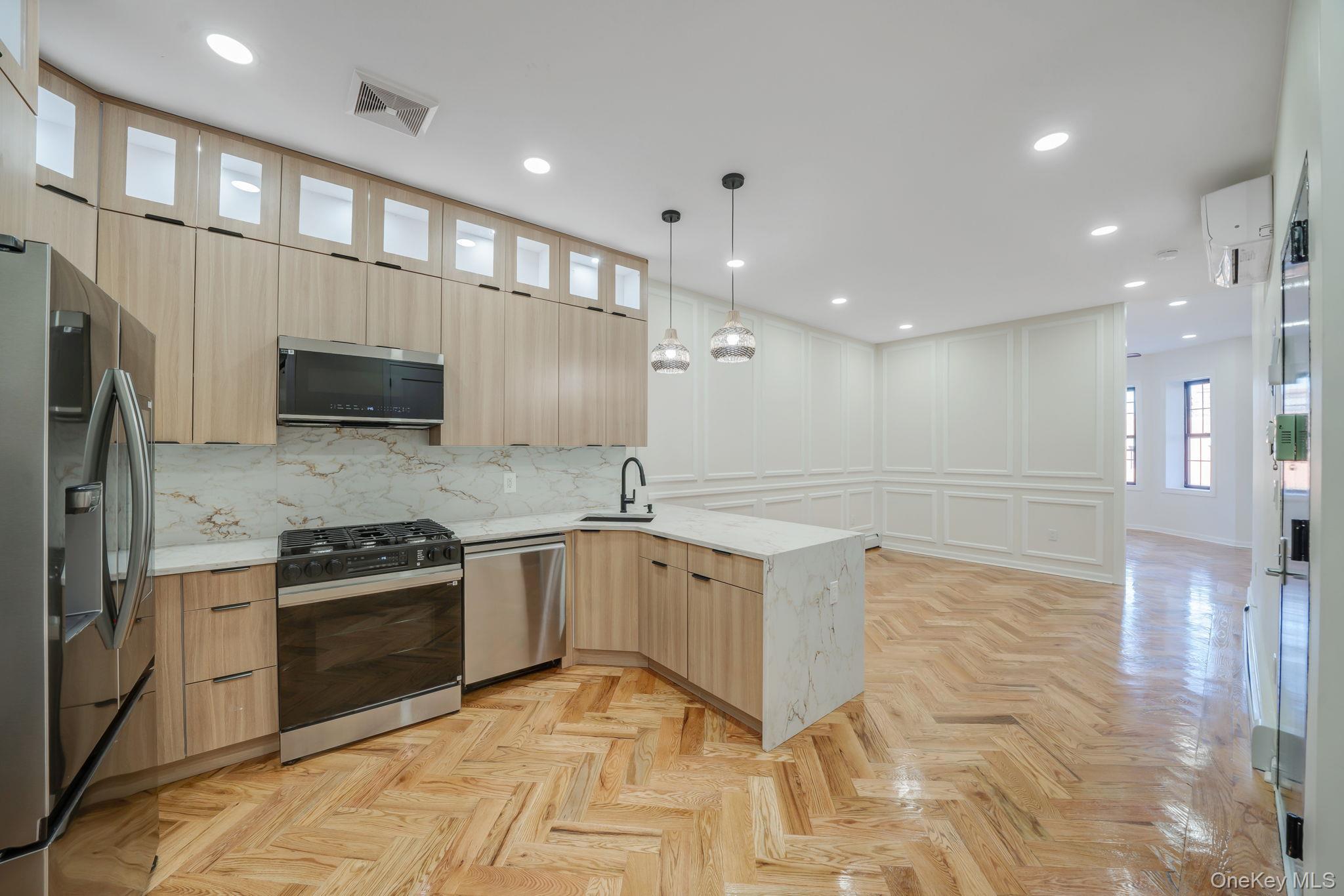 Single Family Kosciuszko  Brooklyn, NY 11221, MLS-953997-31
