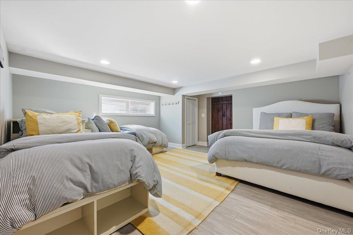 Single Family Beach 147th Street  Queens, NY 11694, MLS-954082-33