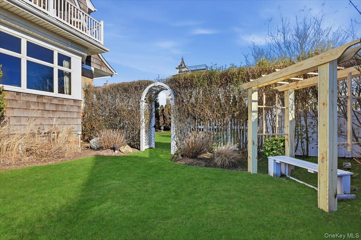 Single Family Beach 147th Street  Queens, NY 11694, MLS-954082-39