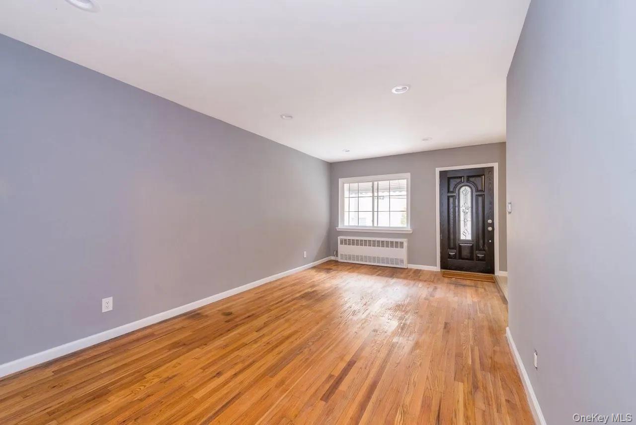 Single Family Bronxwood  Bronx, NY 10469, MLS-954118-6