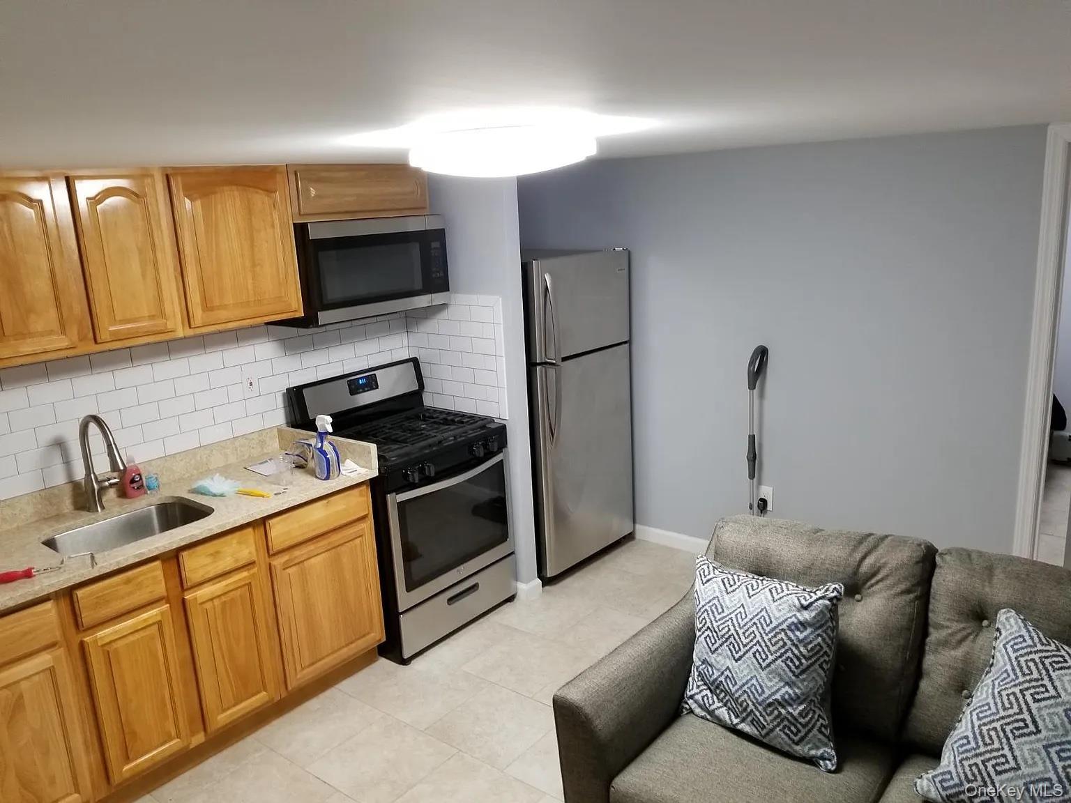 Single Family Bronxwood  Bronx, NY 10469, MLS-954118-8