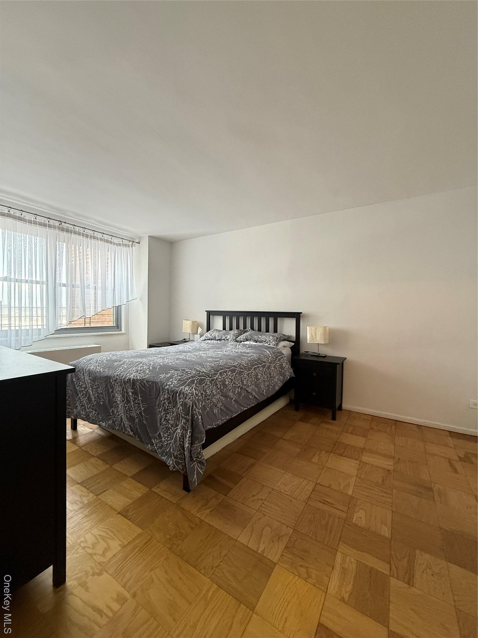 Coop Grand Central  Queens, NY 11375, MLS-954153-22