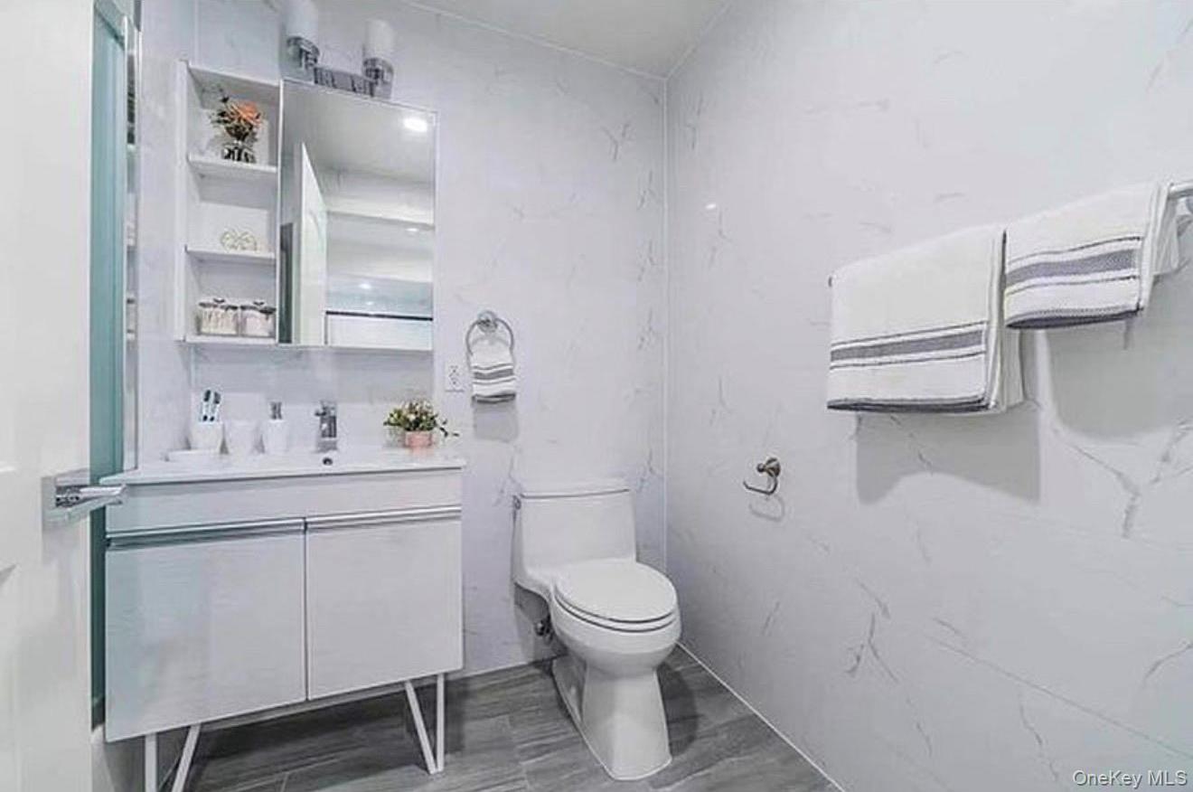 Condo Sanford  Queens, NY 11355, MLS-954225-3