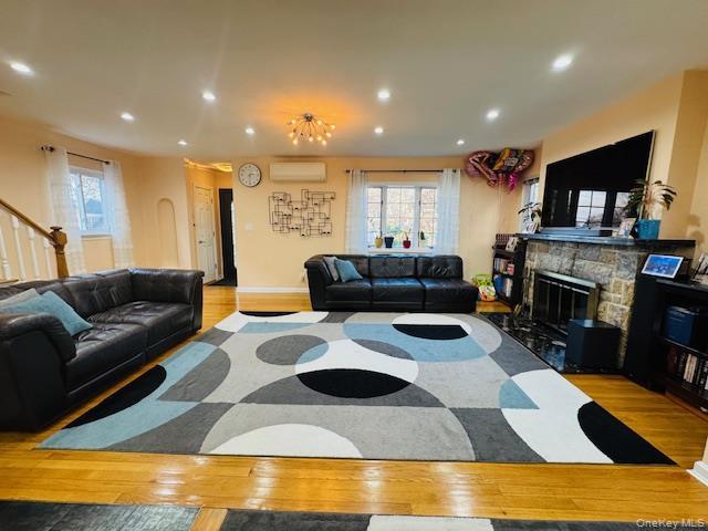 Single Family Avon Queens, NY 11432, MLS-954249-4