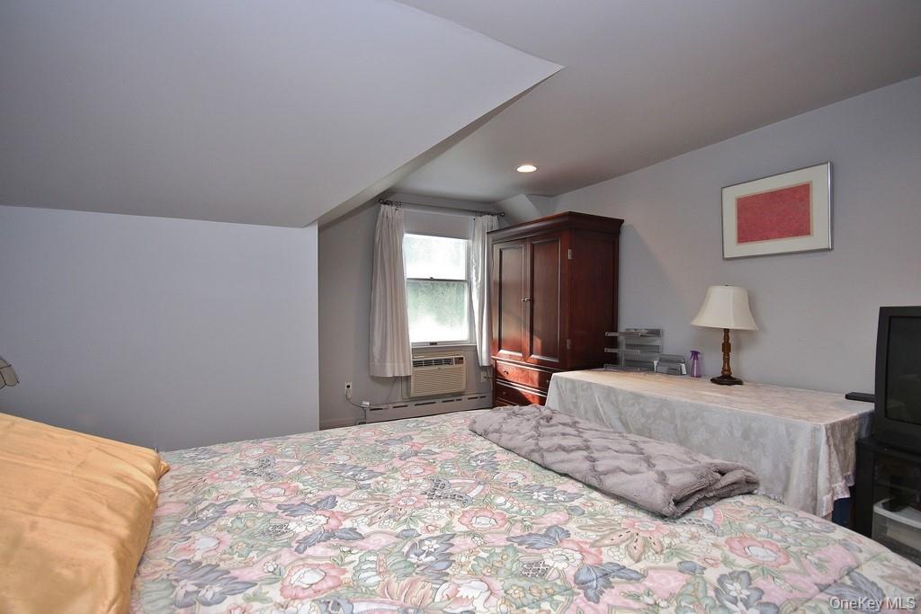 Single Family Quaker Church  Westchester County, NY 10598, MLS-954281-27