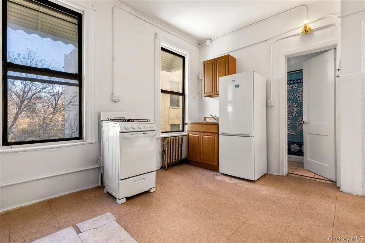 Single Family Hornaday  Bronx, NY 10460, MLS-954282-14