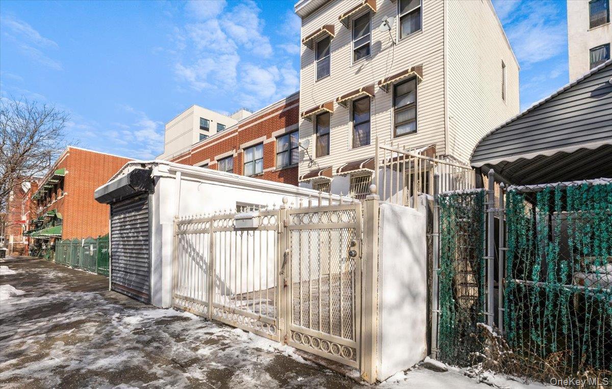 Single Family Hornaday  Bronx, NY 10460, MLS-954282-3