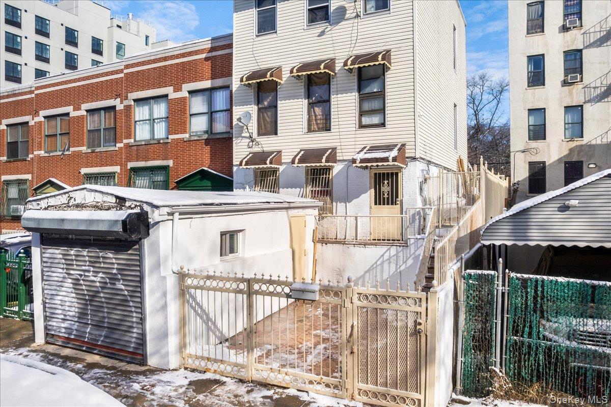 Single Family Hornaday  Bronx, NY 10460, MLS-954282-4
