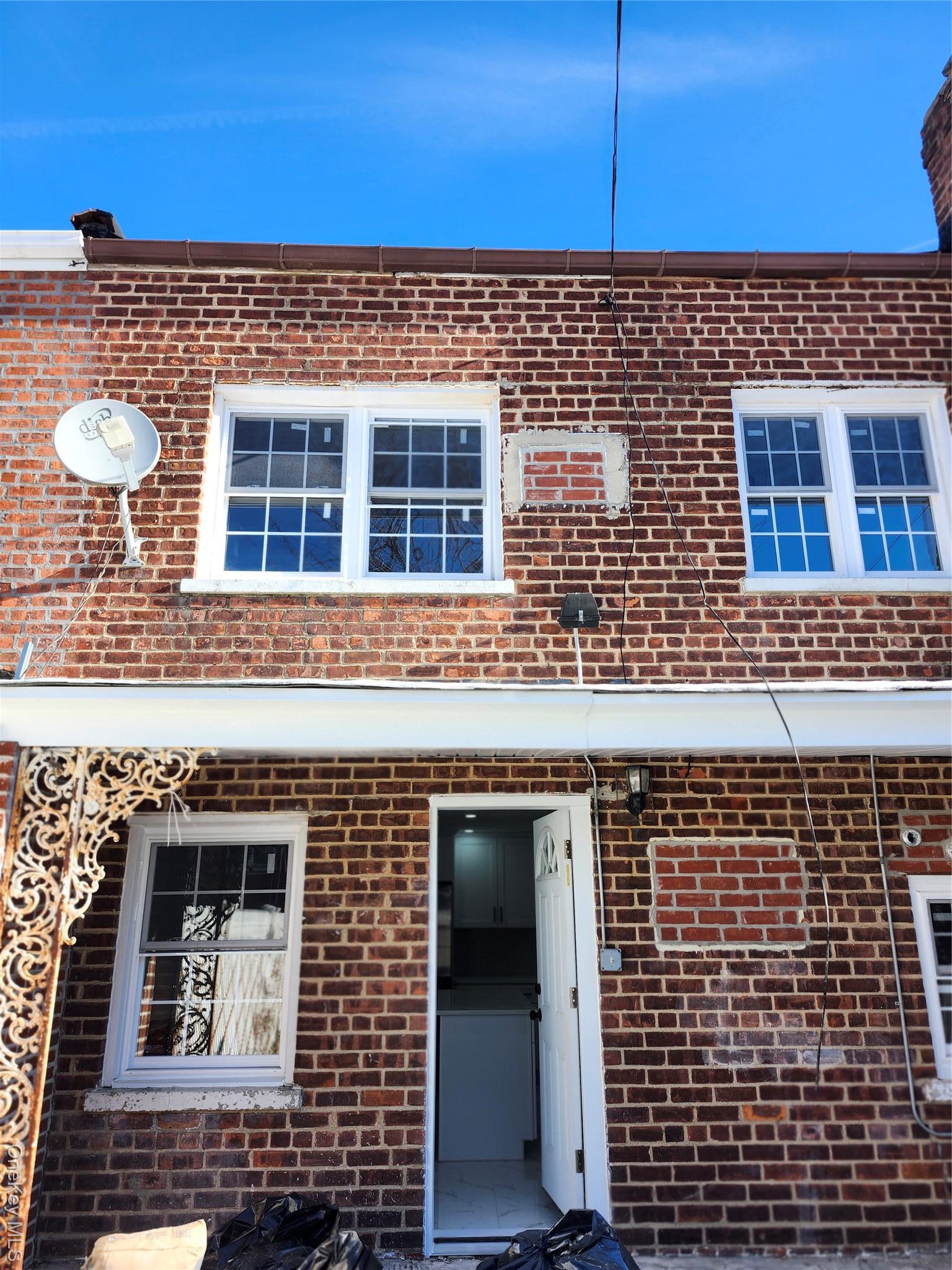 Single Family Centreville  Queens, NY 11417, MLS-954360-17