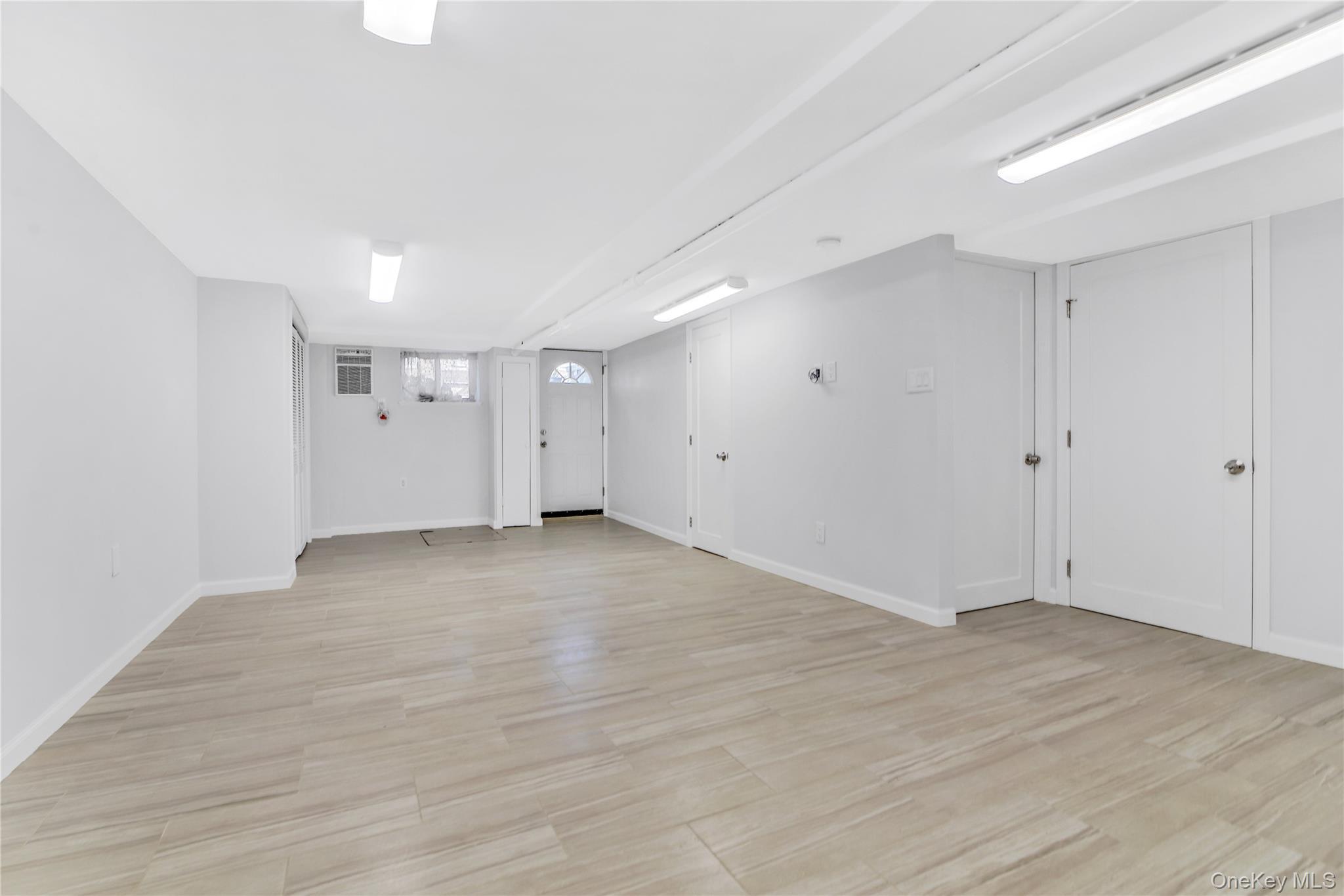 Single Family 45th  Queens, NY 11105, MLS-954361-27