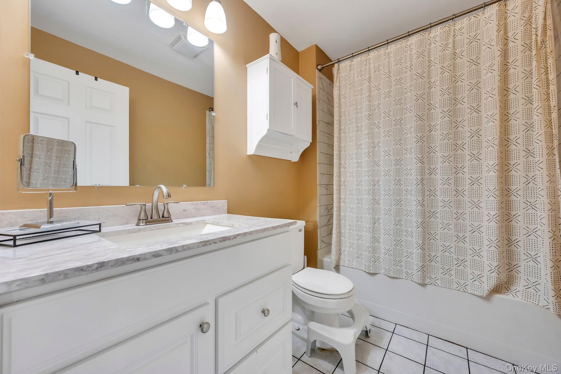 Single Family Long Island Suffolk County, NY 11980, MLS-954388-10