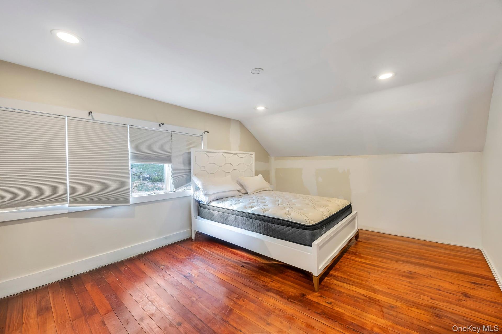 Single Family Long Island Suffolk County, NY 11980, MLS-954388-14