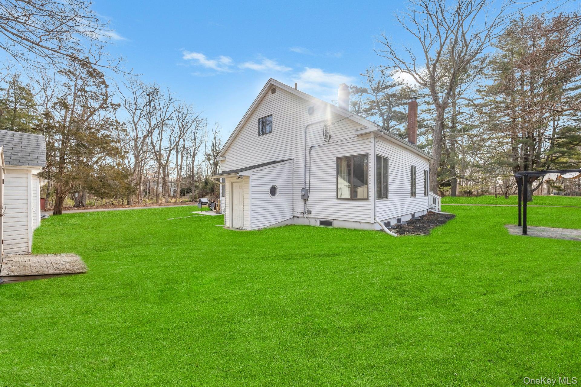 Single Family Long Island Suffolk County, NY 11980, MLS-954388-20