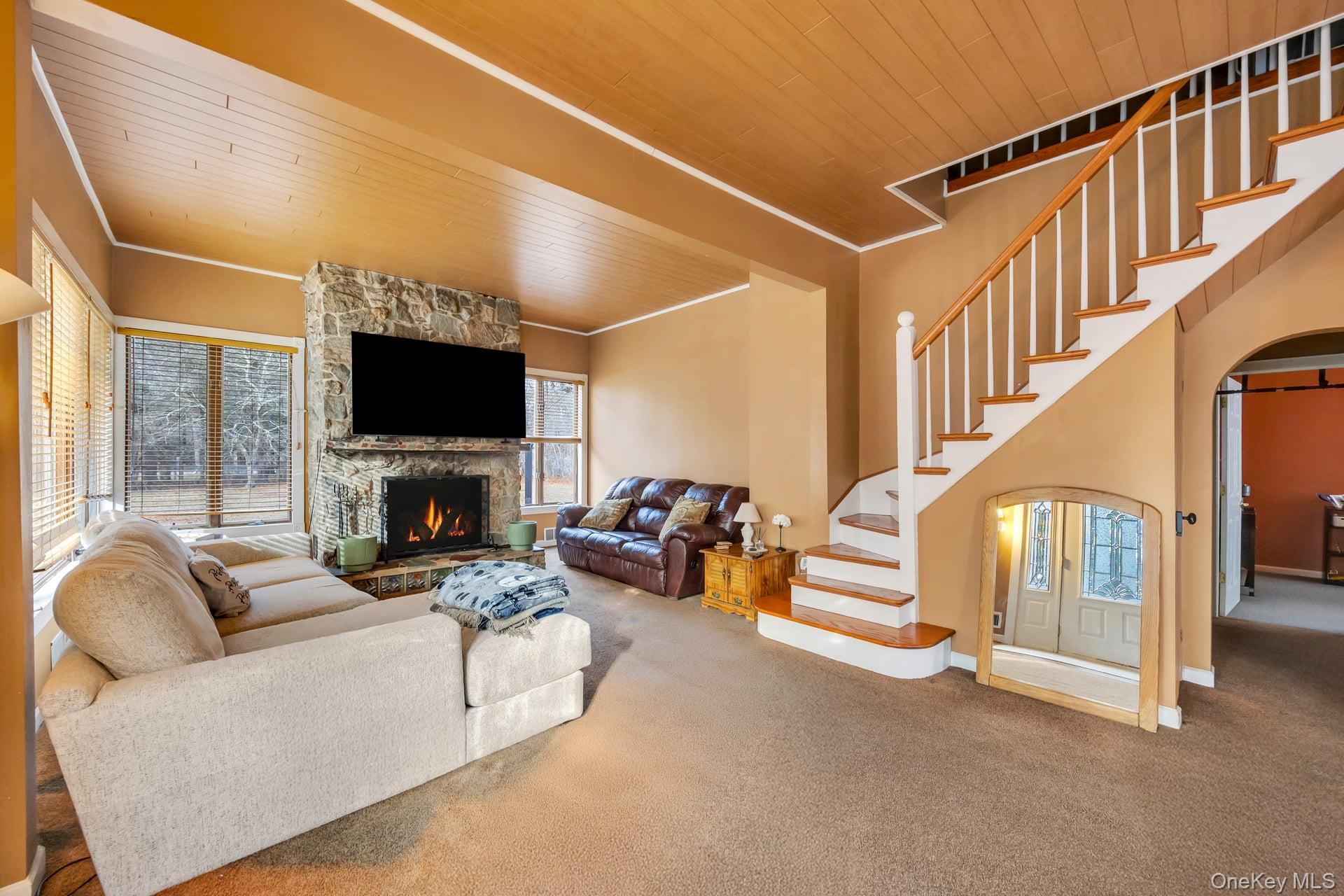 Single Family Long Island Suffolk County, NY 11980, MLS-954388-4