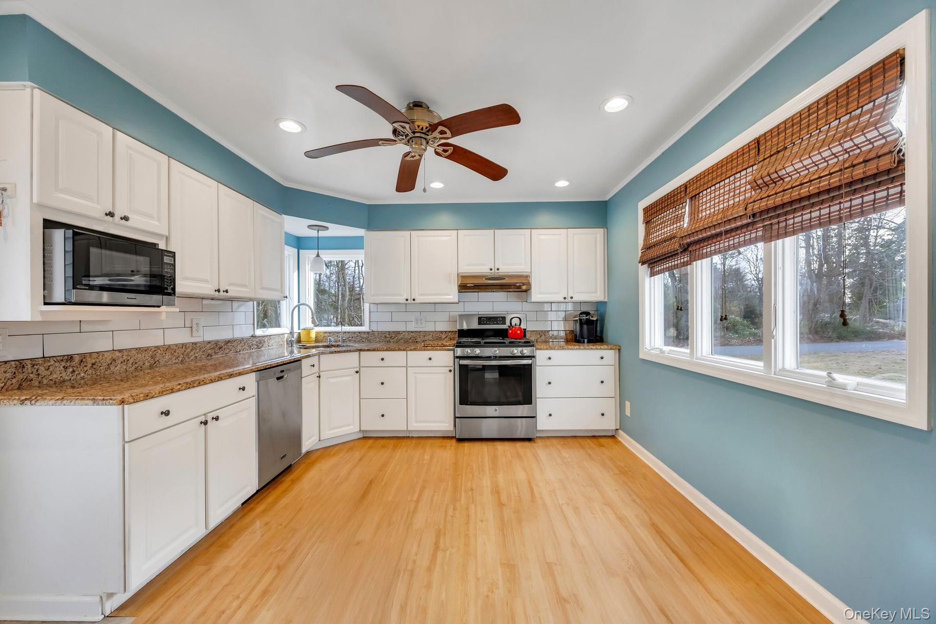 Single Family Long Island Suffolk County, NY 11980, MLS-954388-6