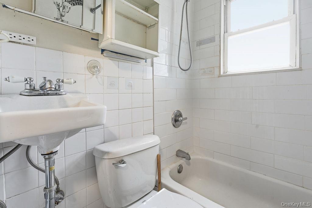 Single Family 95th  Queens, NY 11416, MLS-954457-10