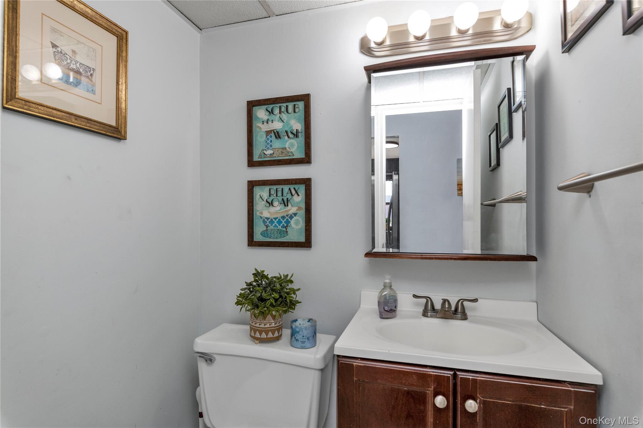 Coop Clinton  Nassau County, NY 11501, MLS-954494-13