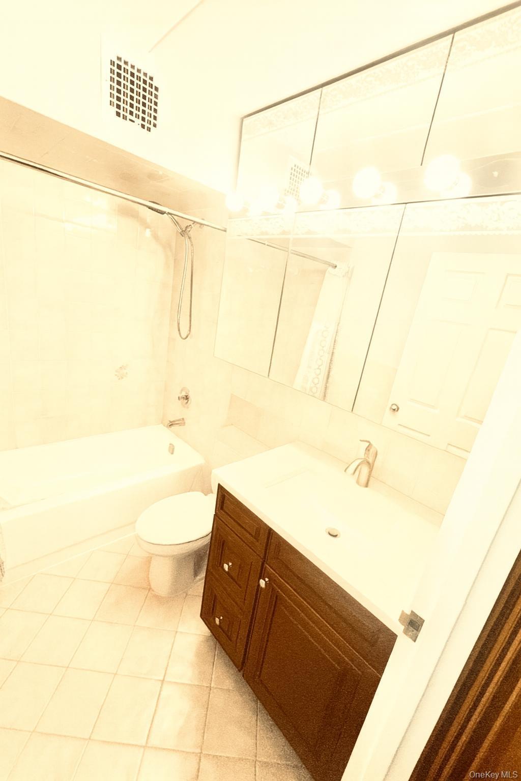 Condo 69th Queens, NY 11379, MLS-954577-16