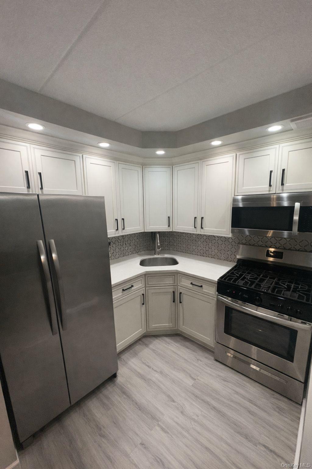 Condo 69th Queens, NY 11379, MLS-954577-4