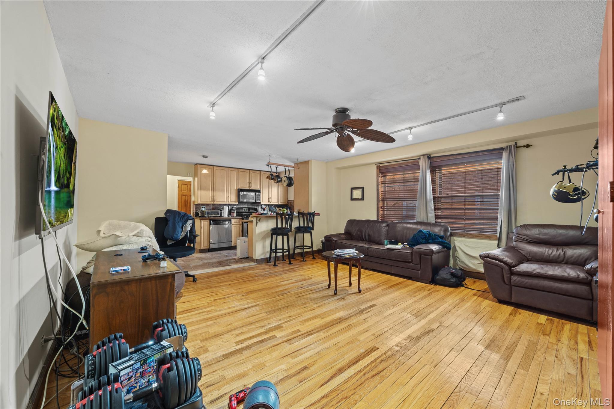 Coop Broadway  Bronx, NY 10471, MLS-954598-3