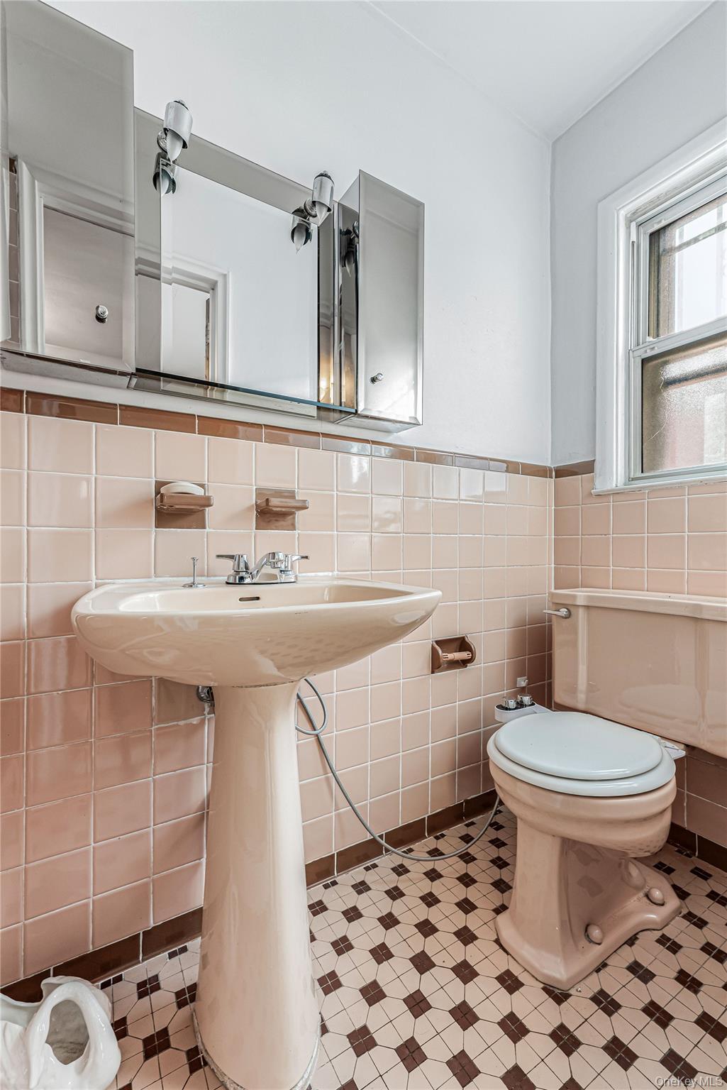 Single Family Sawyer  Queens, NY 11427, MLS-954659-33