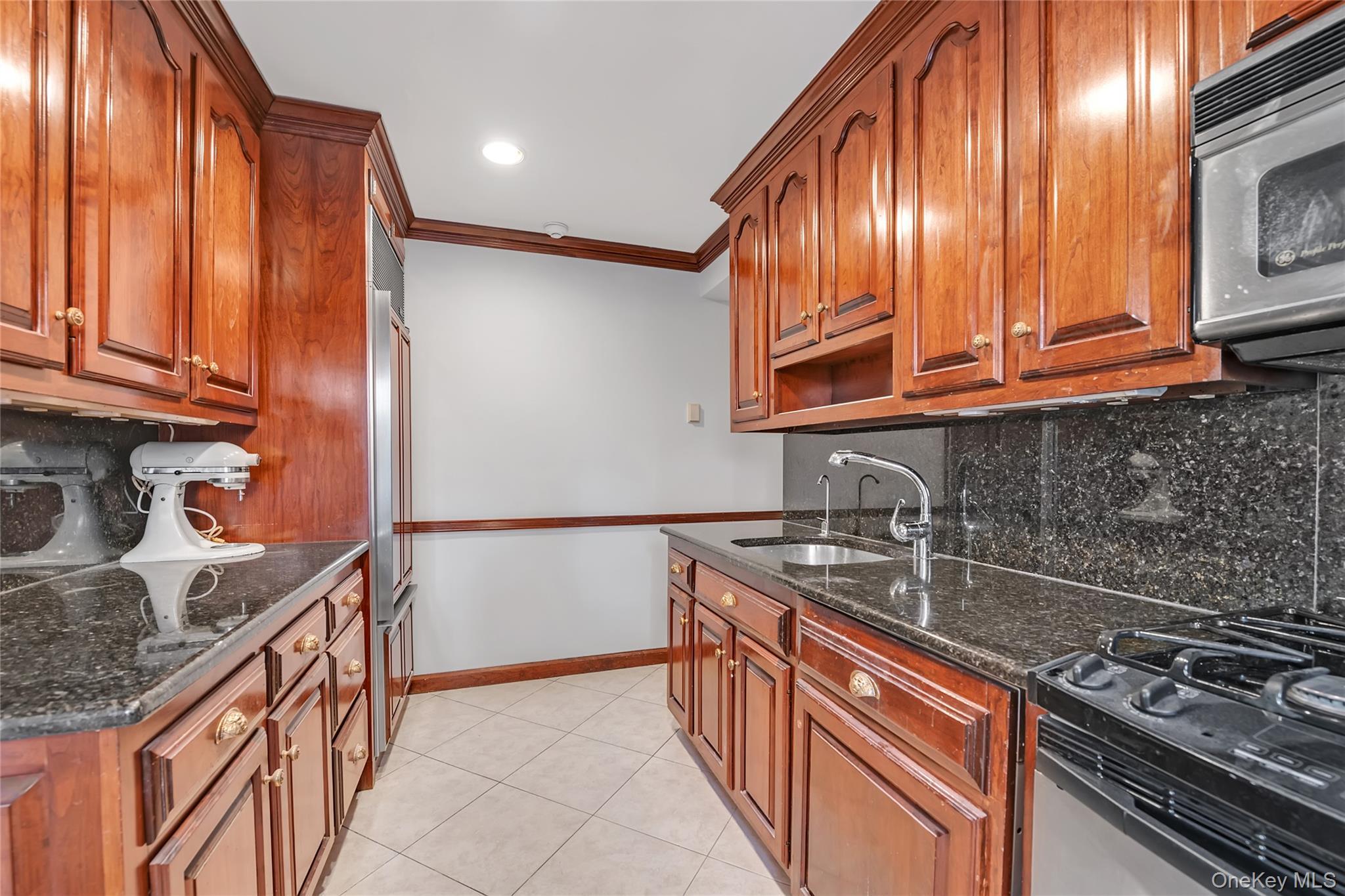 Coop Canterbury  Nassau County, NY 11021, MLS-954662-9